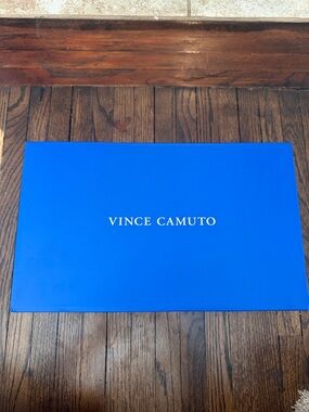 Vince Camuto Knit Oxford